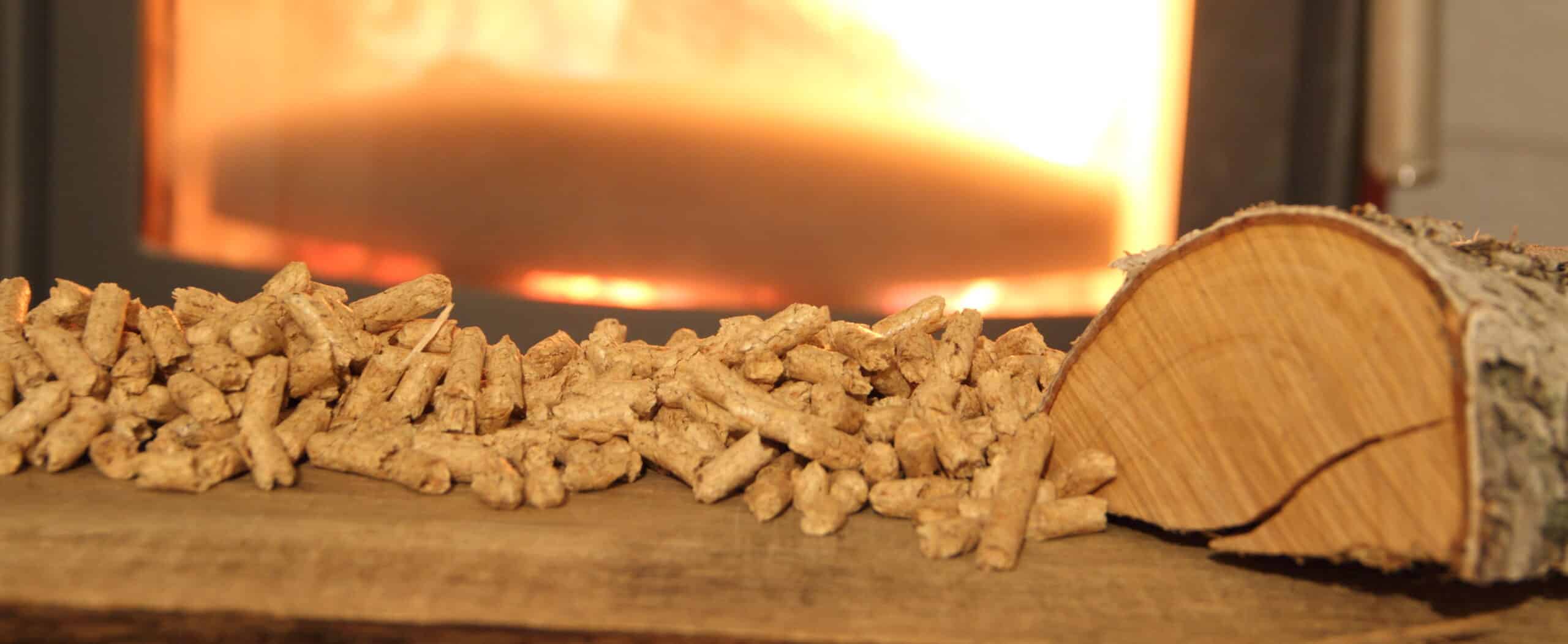 Porównanie drewna i peletu